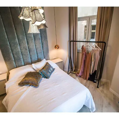 Apartment Royal Blue *