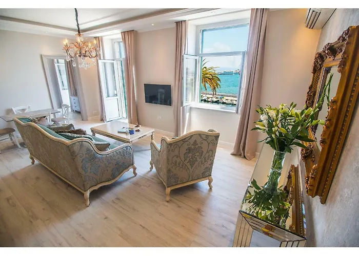 Royal Blue سبليت